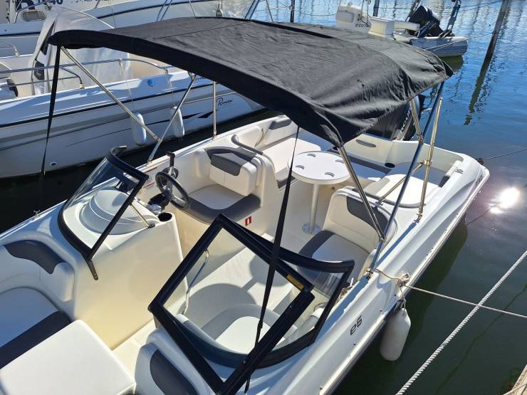 bateaux à vendre