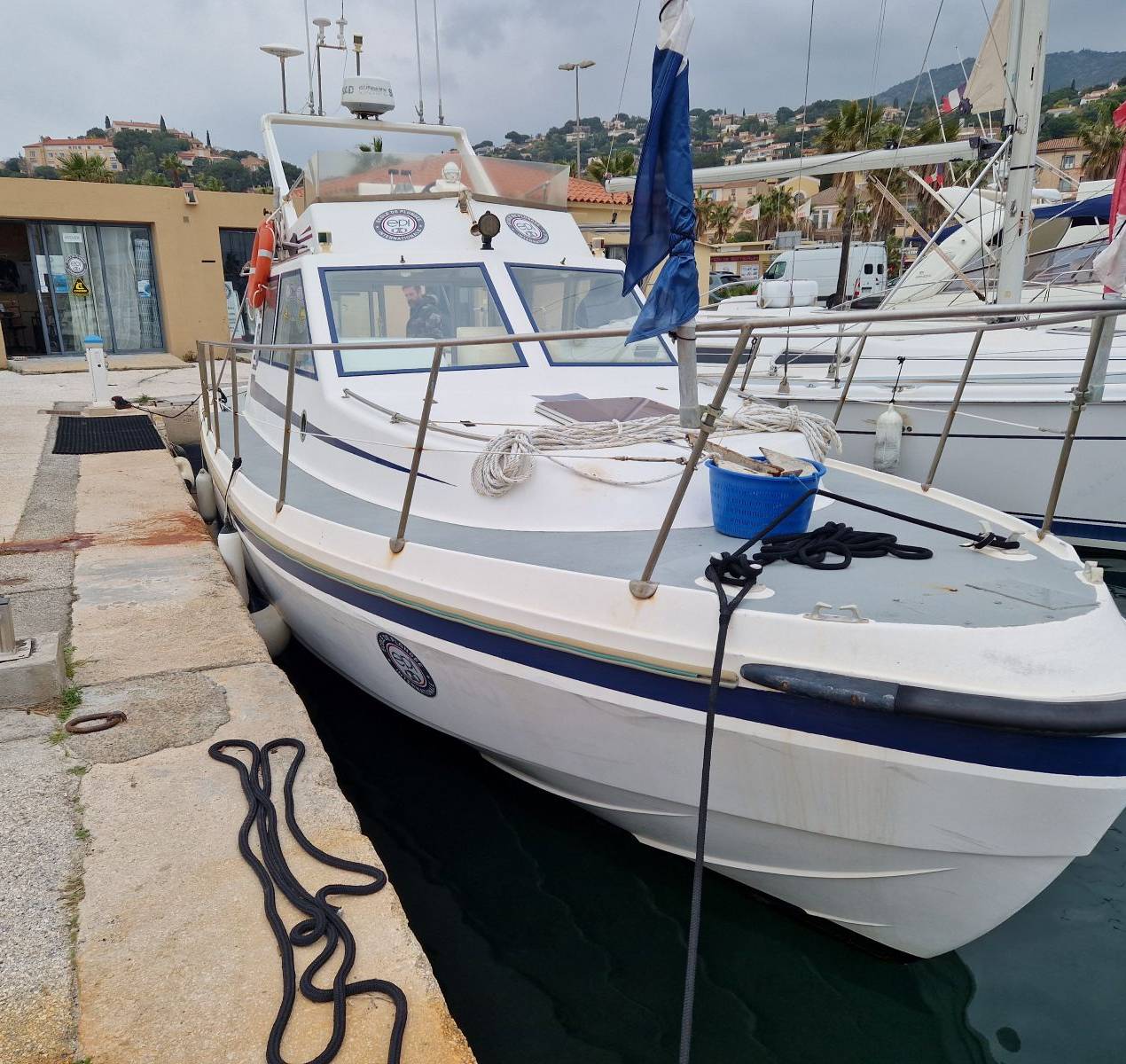 POMBO - Vedette à vendre